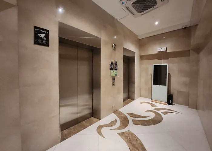 Apartamento 1 Bed - Sleeps 7 - Pool & Wifi *