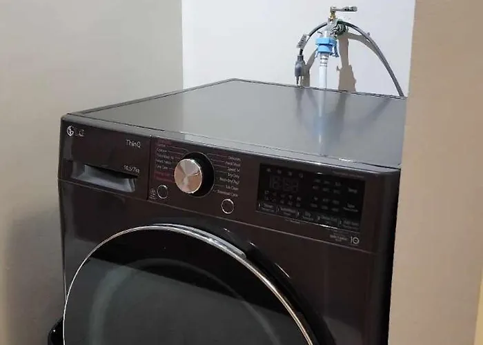 1 Bed - Sleeps 7 - Pool & Wifi * Manila