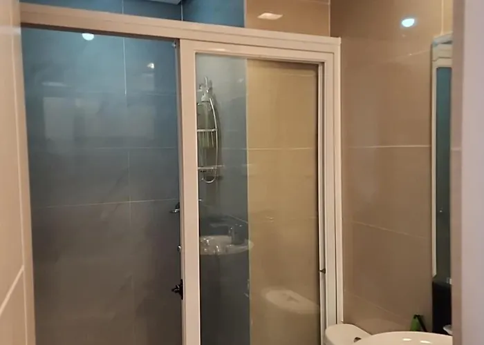 1 Bed - Sleeps 7 - Pool & Wifi *